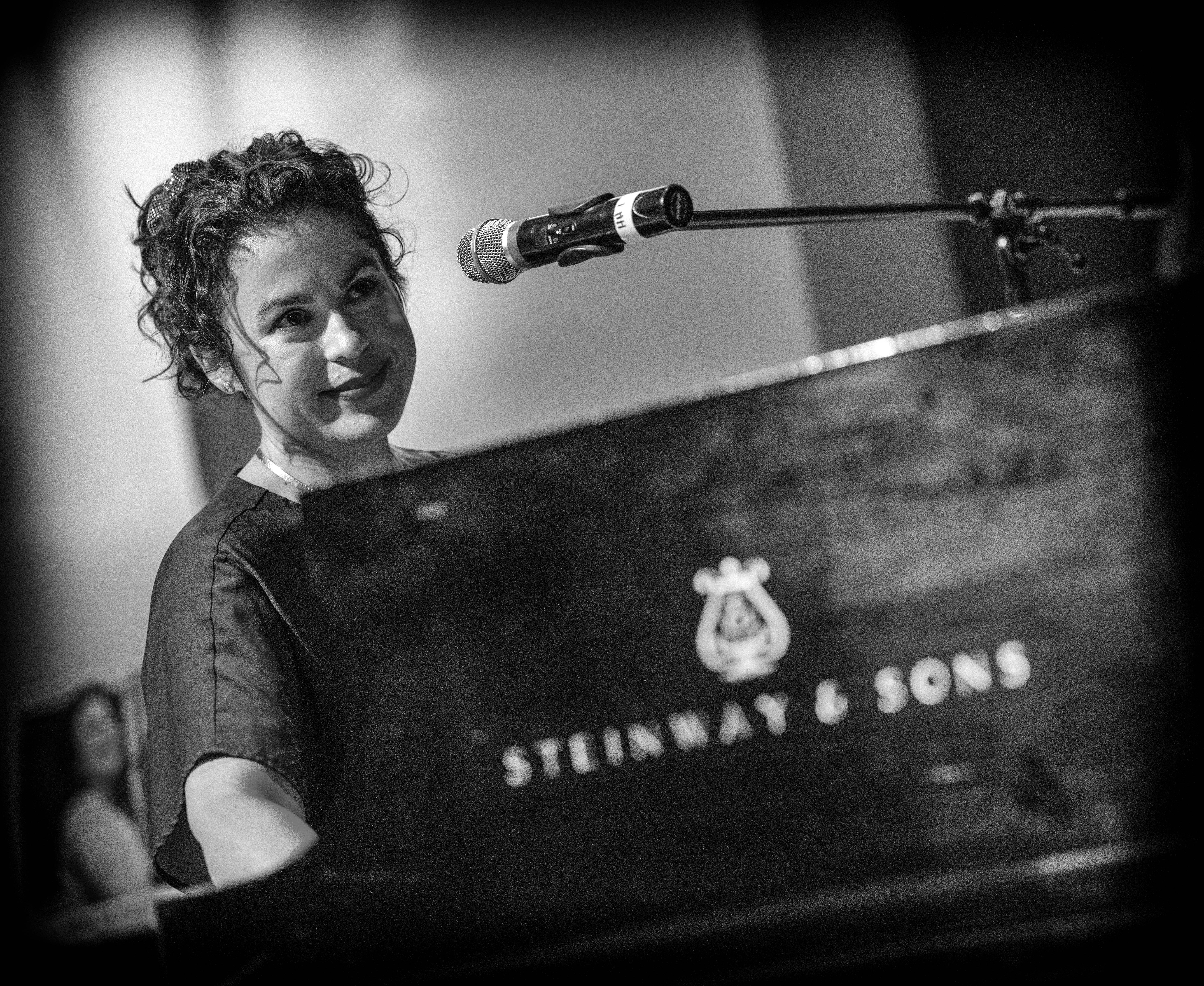 Champian Fulton — jazz photo by Mark Robbins | All About Jazz