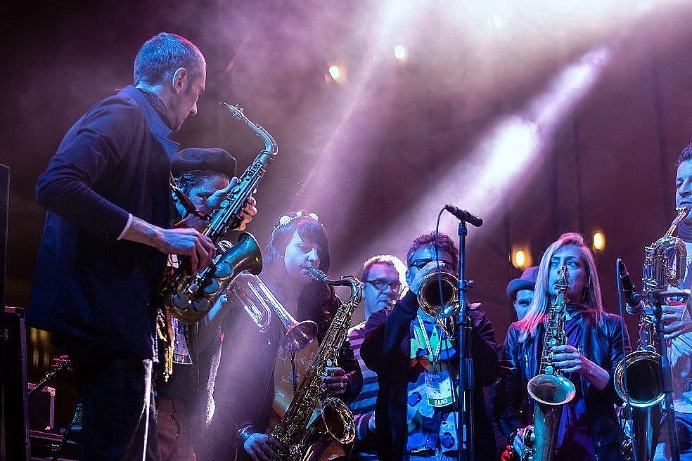 Guglielmo Pagnozzi with Soundroutes Band in Bologna, Italy