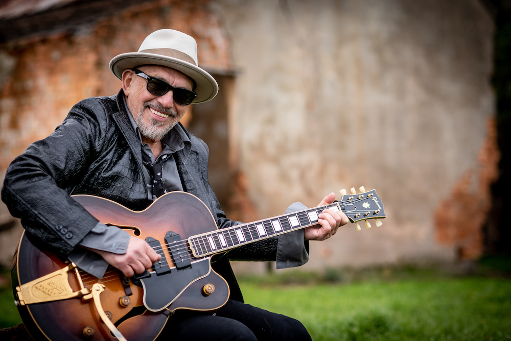 The Black Sorrows - Citizen John & Beyond