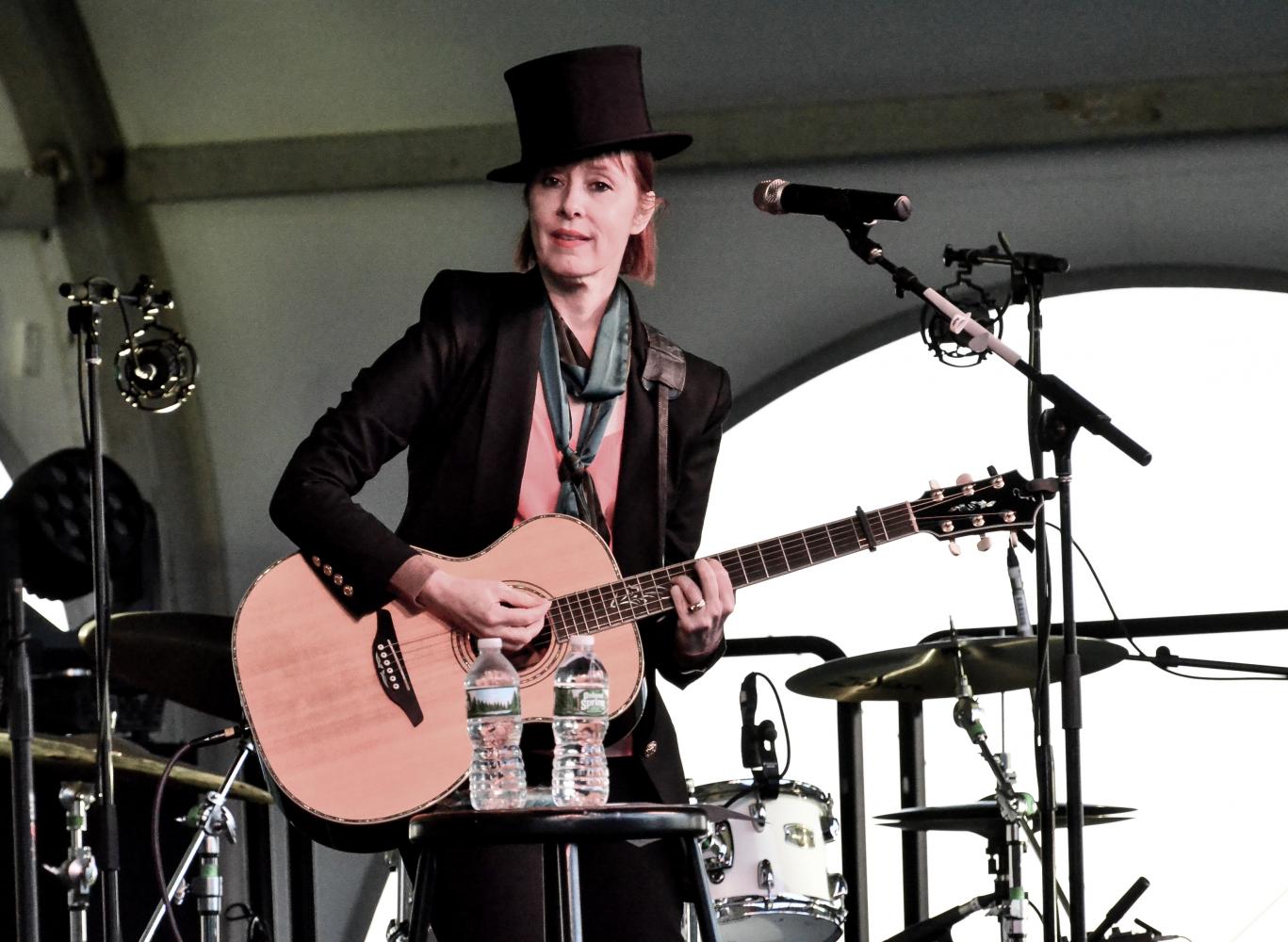 Duncan Sheik and Suzanne Vega Sunset Concert at Sands Point on 9-25-2016. 