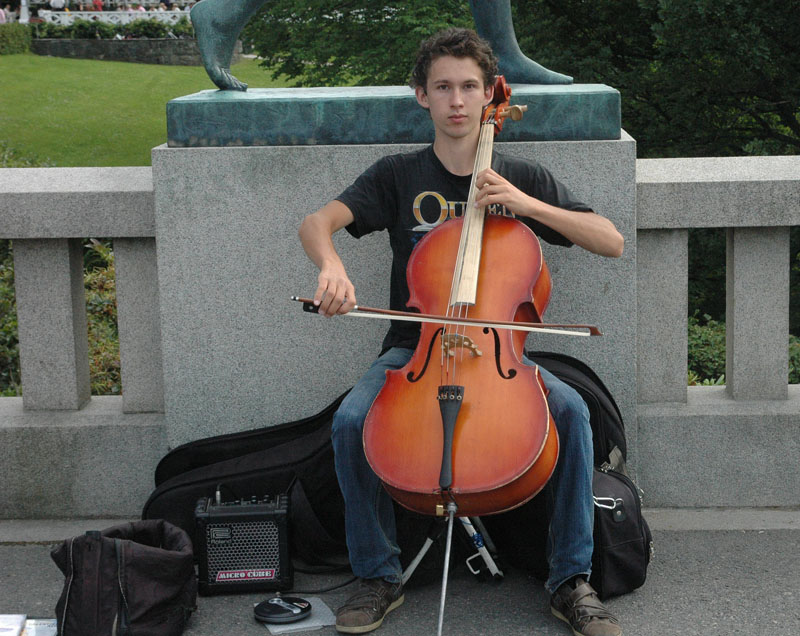 Street Busker in Vigelan Sculpture Park