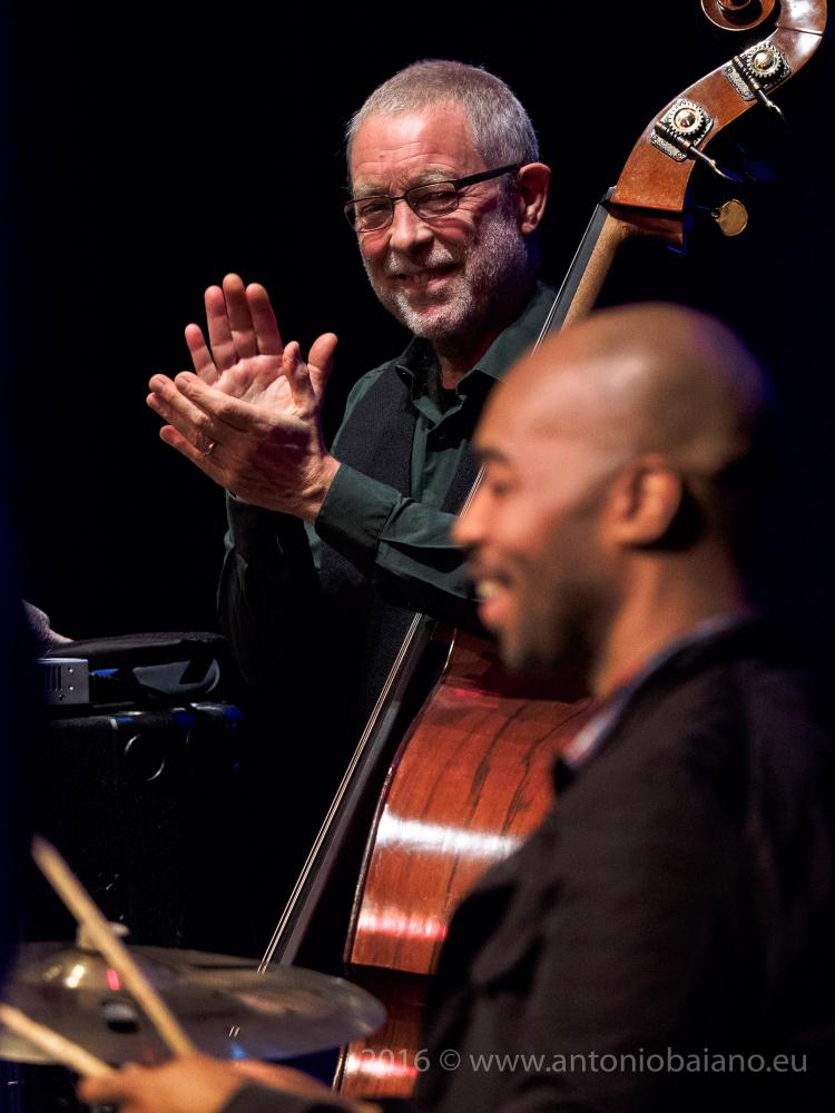 Dave Holland and Eric Harland, Aziza