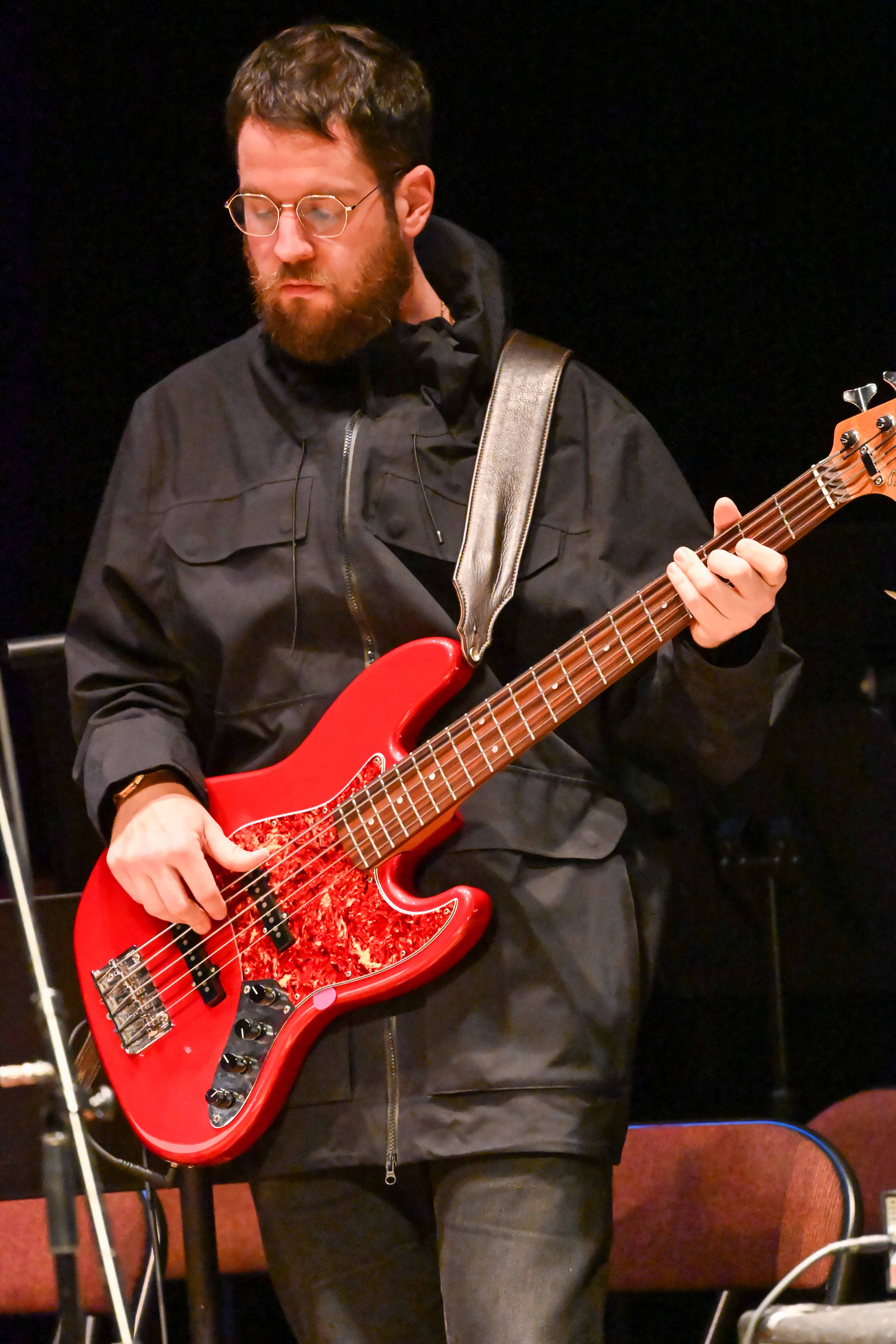 VA Experiment Quartet - bassist