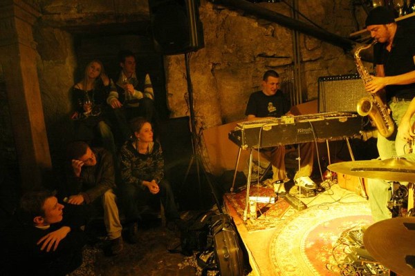 The Audience, Marc Mean, Guillaume Perret During a Jam Session with "Francesco Miccolis, Guillaume Perret, Marc Mean and Alex Al