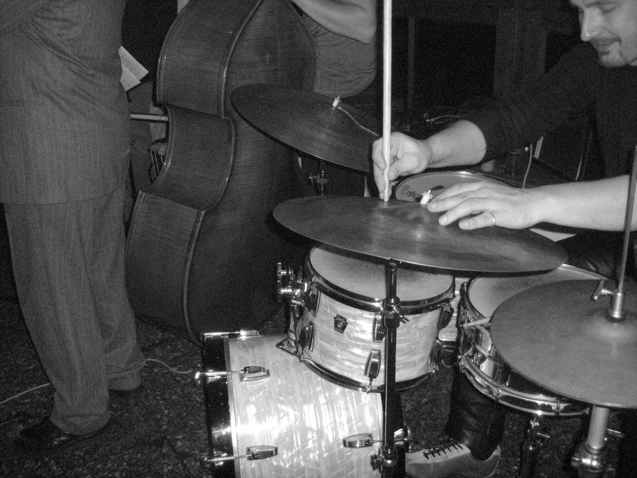 Nils Tegen is Scratching a Cymbal