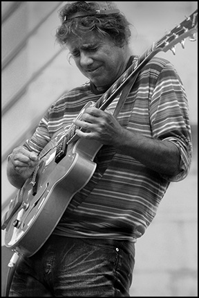 Pat Metheny<br>2005 JVC Jazz Festival in Newport R.I.