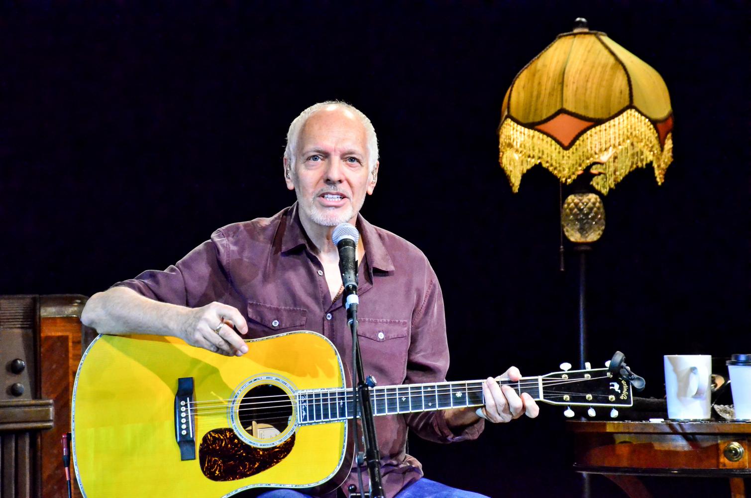 Peter Frampton at NYCB Theatre at Westbury on 10-19-2016. 