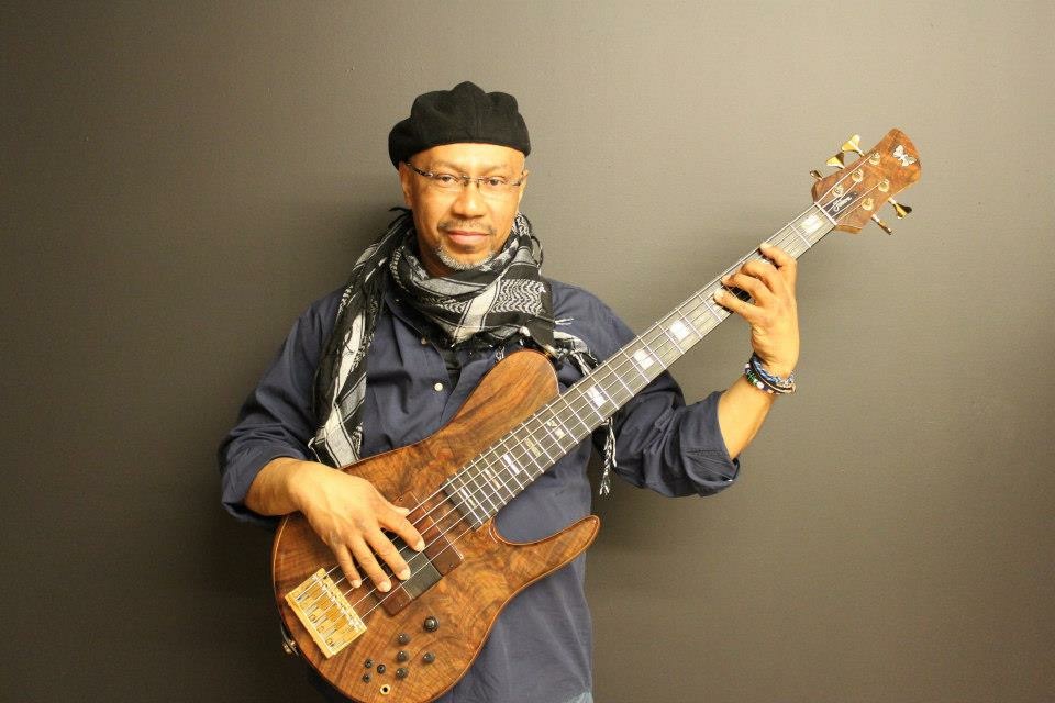 LariosOnBass