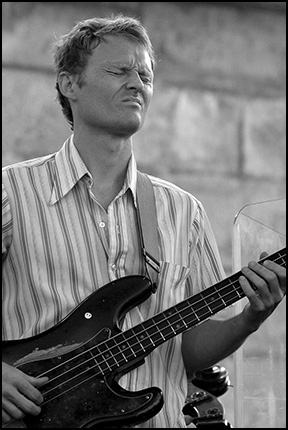 Chris Wood<br>medeski Martin & Wood<br>2005 JVC Jazz Festival<br>in Newport R.I.