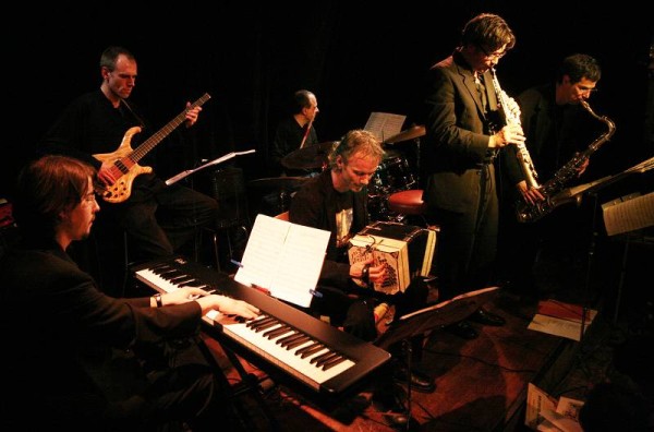 Matthieu Rossignely, Claude Currat, Alain Ray, Raul Esmerode, Stefano Saccon and Eduardo Kohan with "Libertango" at L'Ecurie, Ge