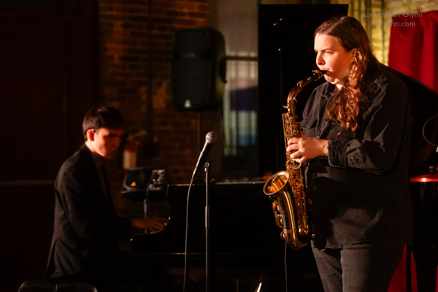 Sarah Hanahan, Roman Goron