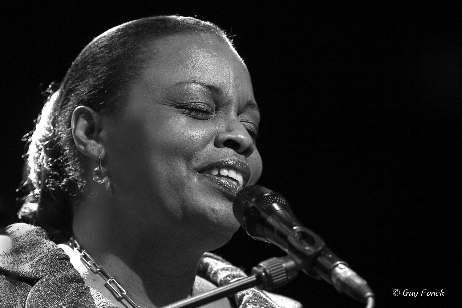 Dianne Reeves 2007 — jazz photo by Guy Fonck | All About Jazz