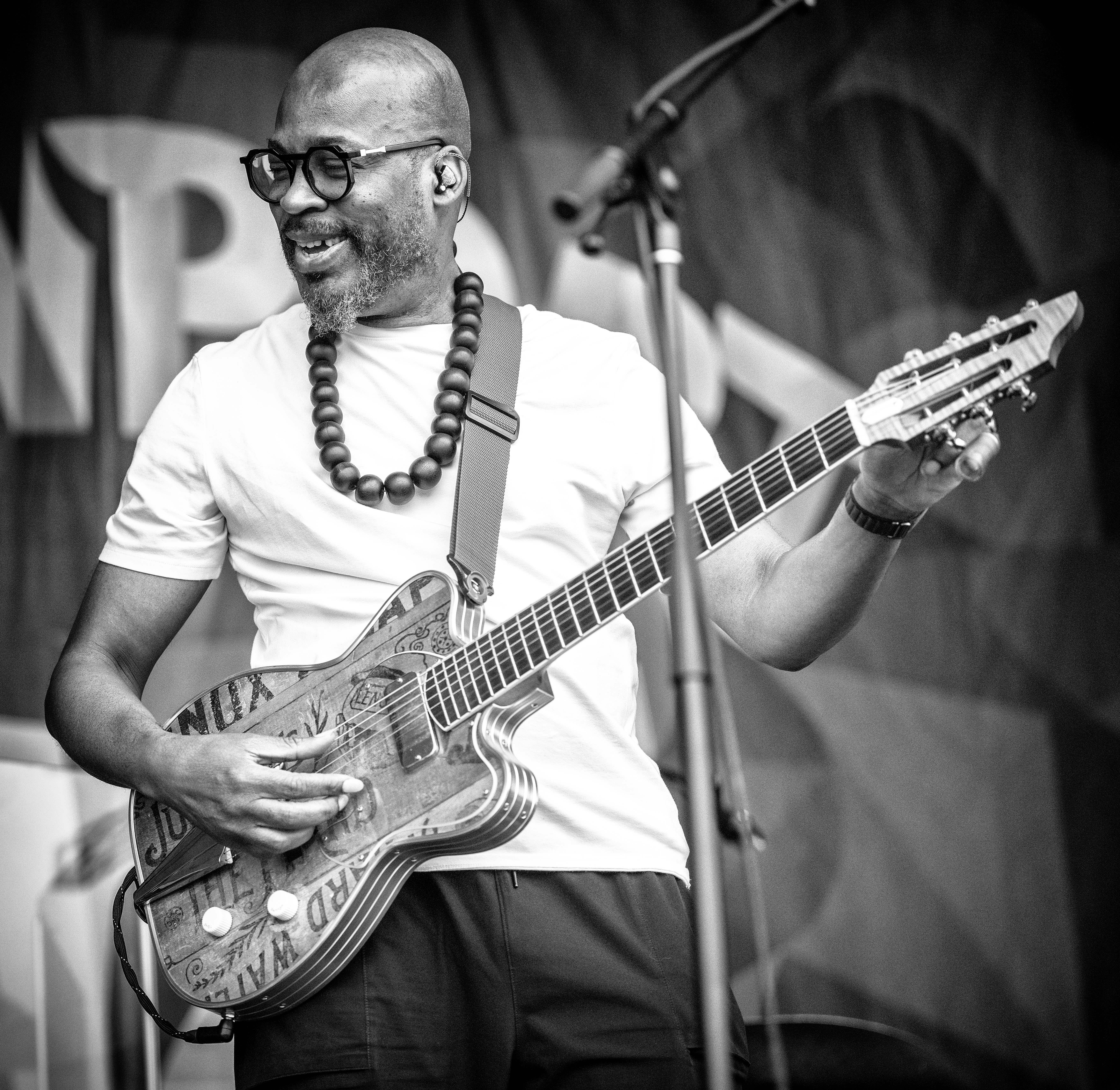 Lionel Loueke — jazz photo by Mark Robbins | All About Jazz