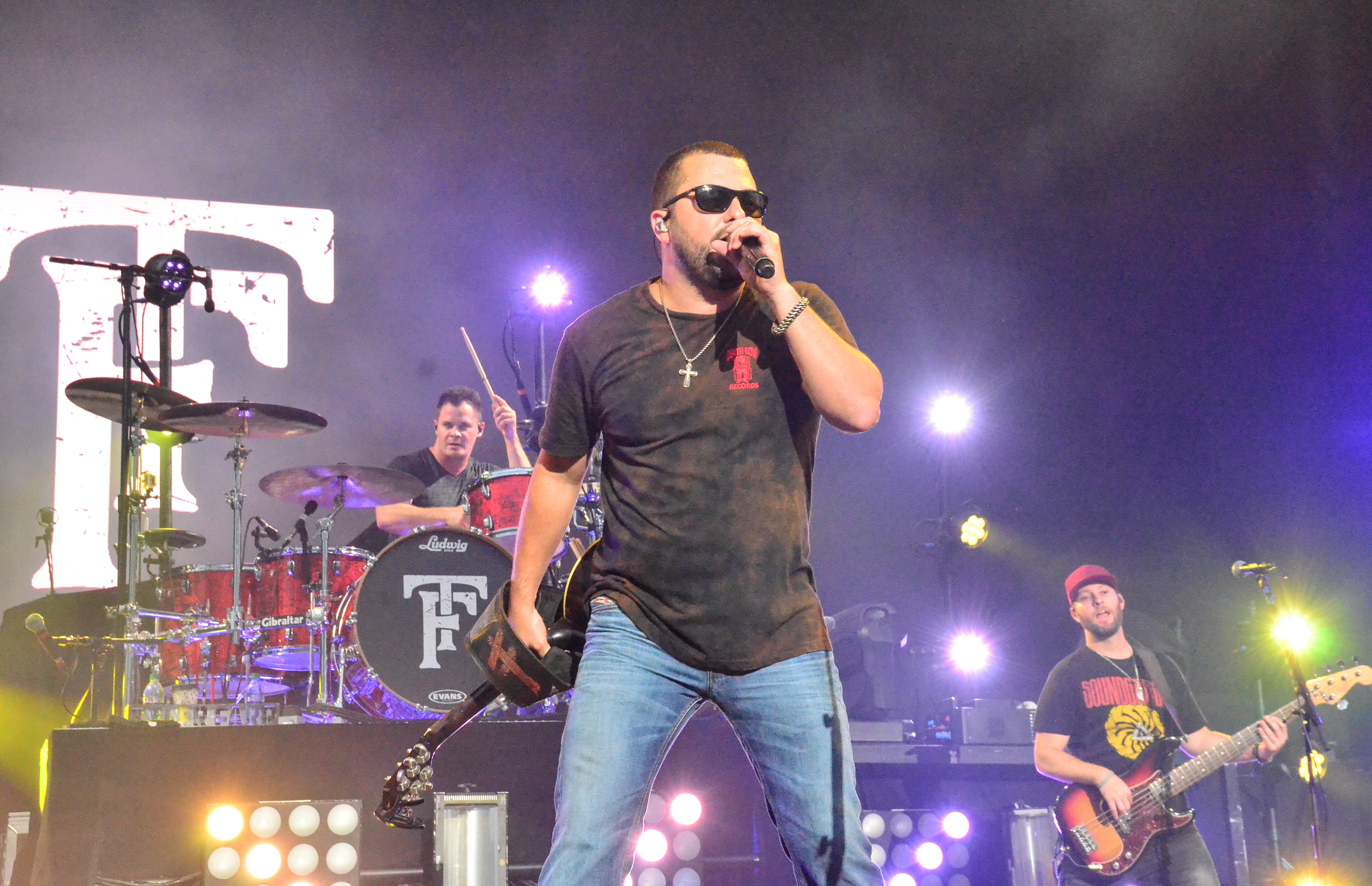 Tyler Farr at Northwell Health at Jones Beach Theater.