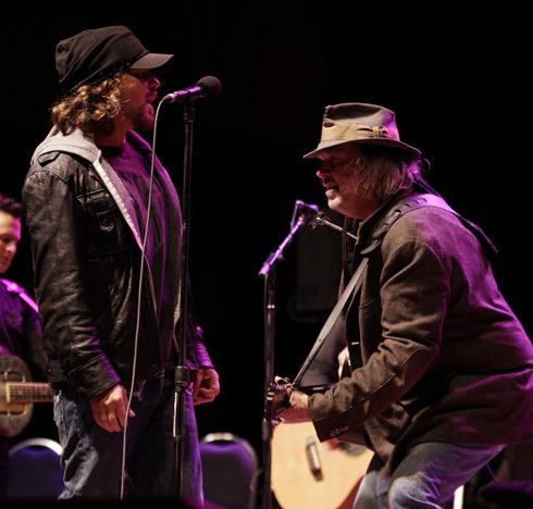 Eddie Vedder & Neil Young