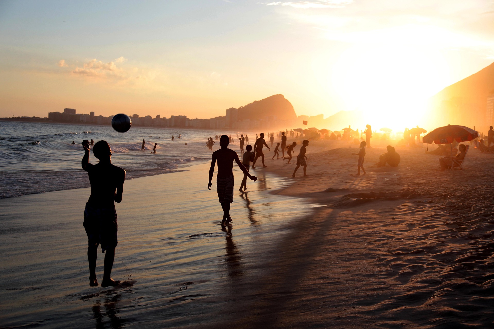 Copacabana beach — jazz photo by Martin McFie | All About Jazz