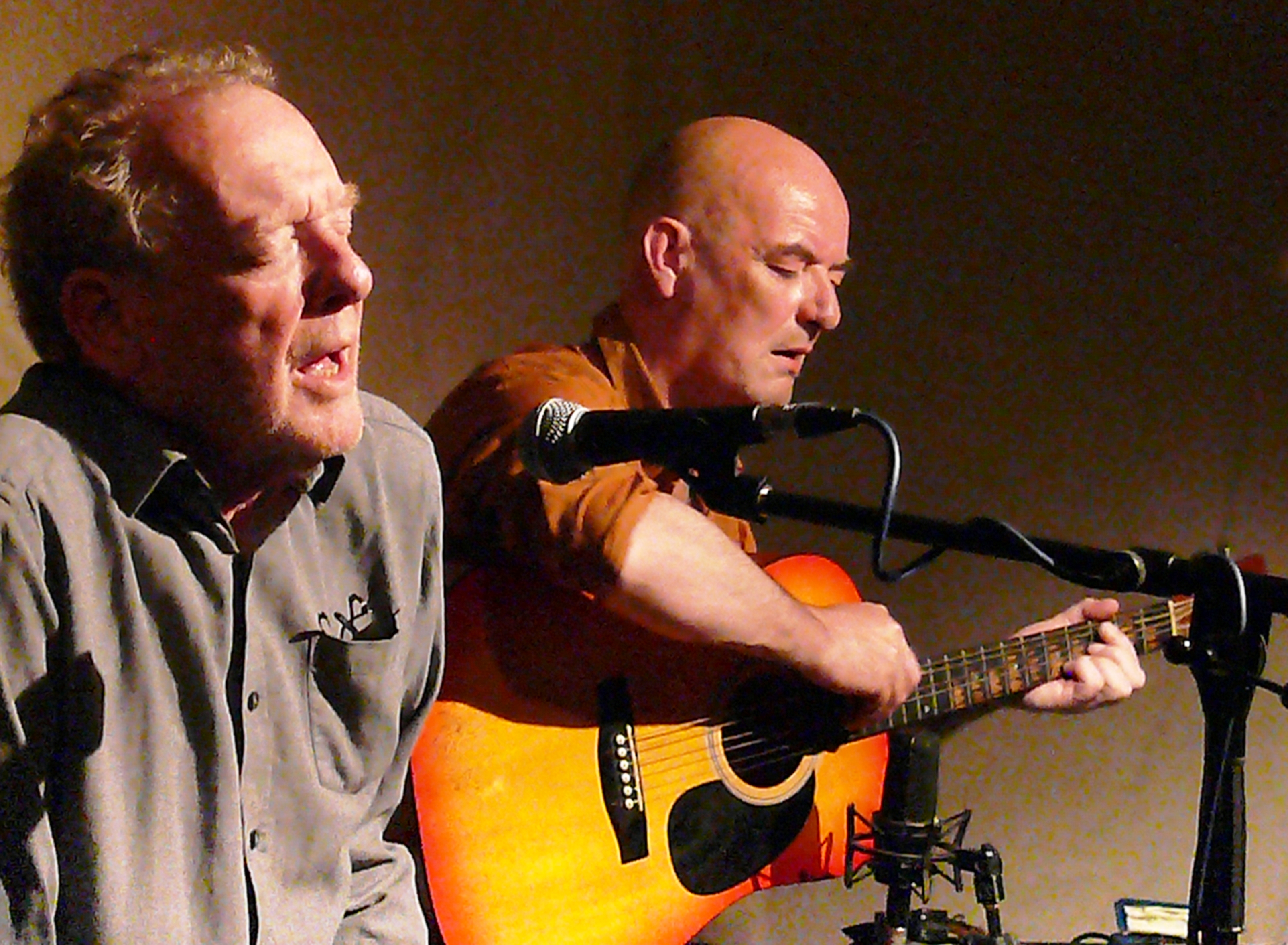 Phil Minton and Dave Tucker at Cafe Oto, London in July 2017