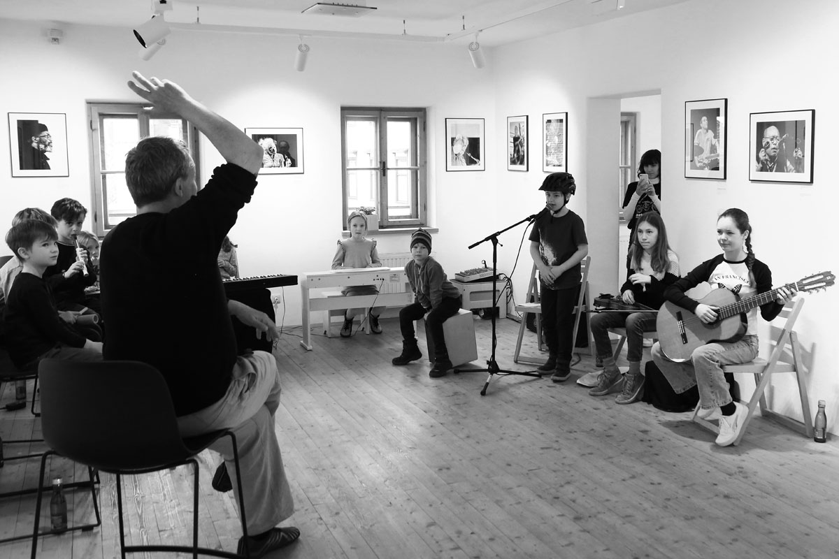 Hannes Löschel - The Kids Worshop Orchestra
