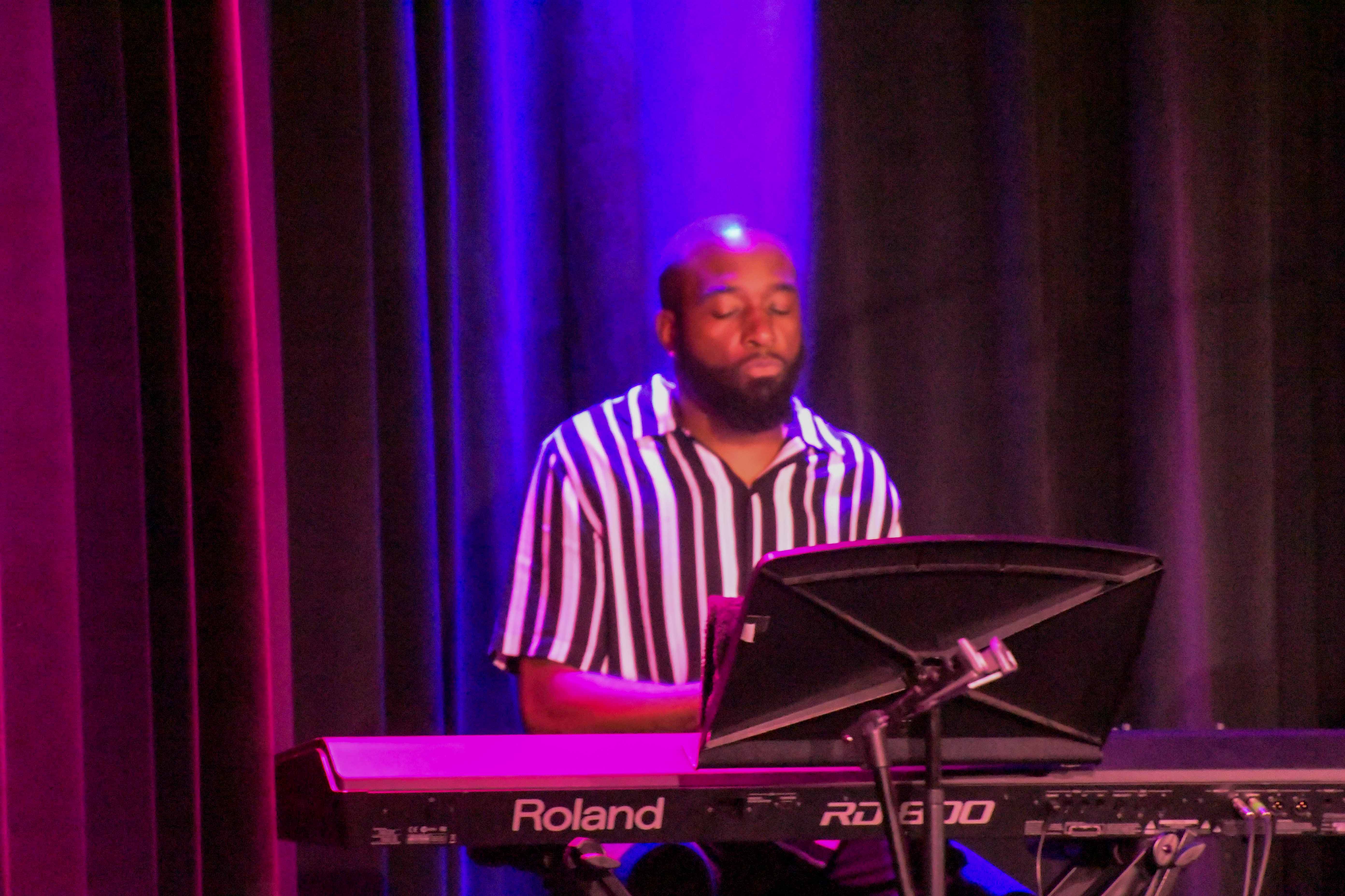 Ken Terrelle Harris Jr. - keyboards