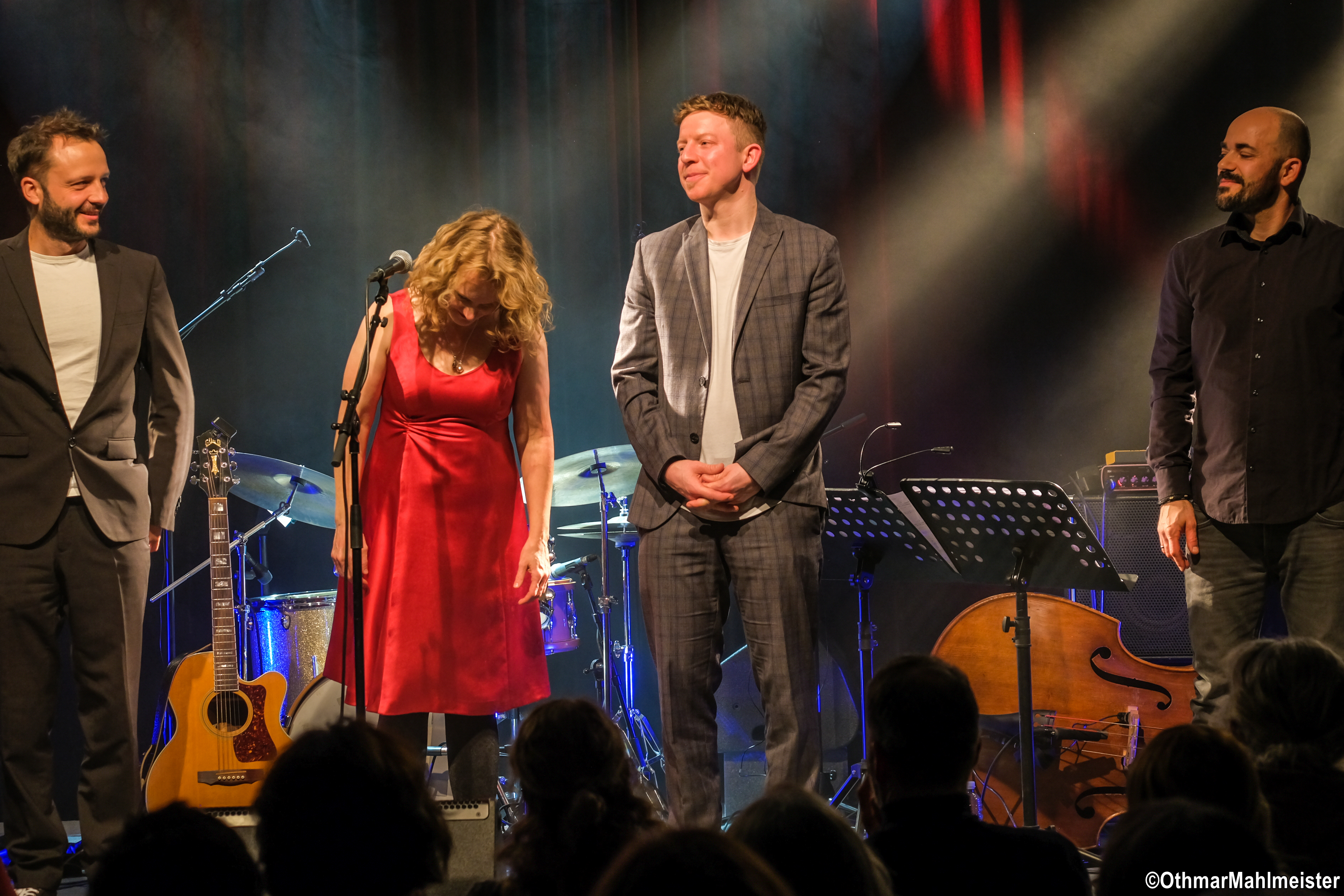 Claudia Vorbach & Band says "Thank You !" Left to right: Felix Schrack, CV, Martin Soeroes, Axel Kuehn.