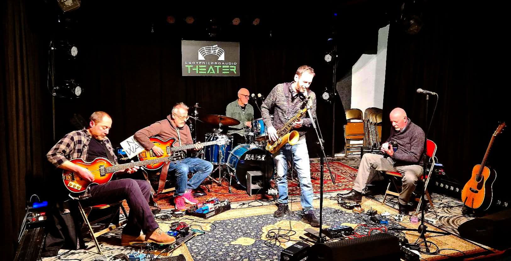 Luca Crispino musicista chitarrista jazz
