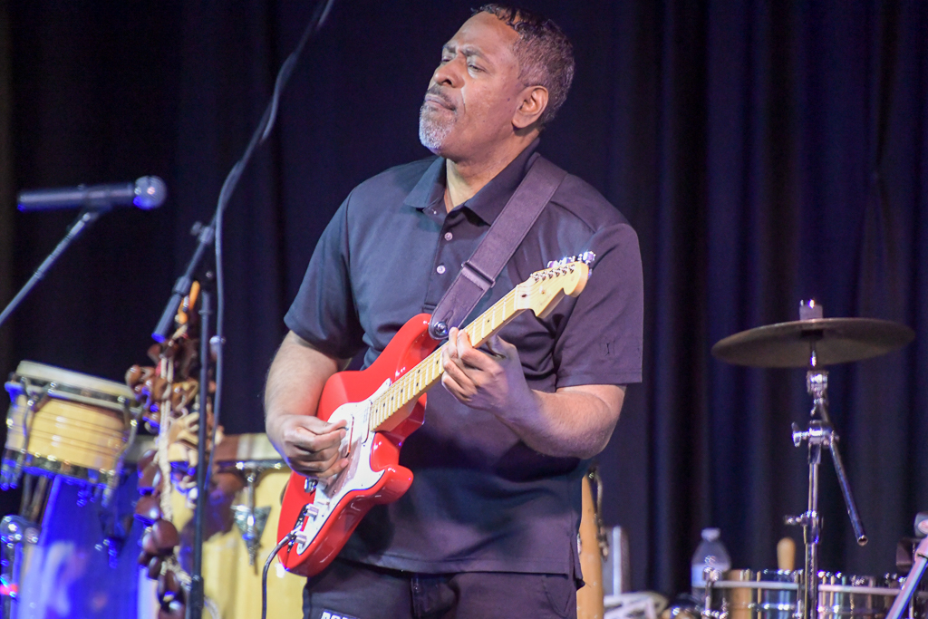 Carl Lester - guitar