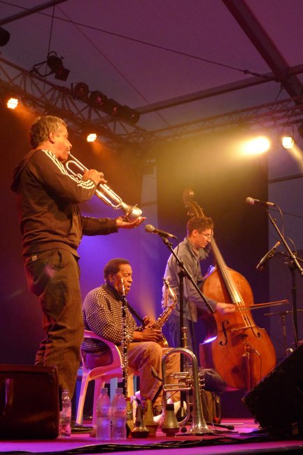 Freenology (Sonny Simmons, Clayton Thomas and Paul Lovens at the Festival Luz