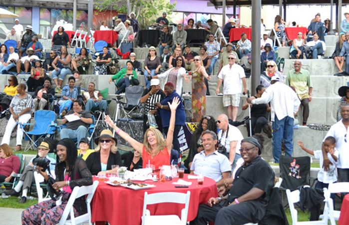 Crowd at Season Opener for the Jazz Ath the Creek Summer 2014