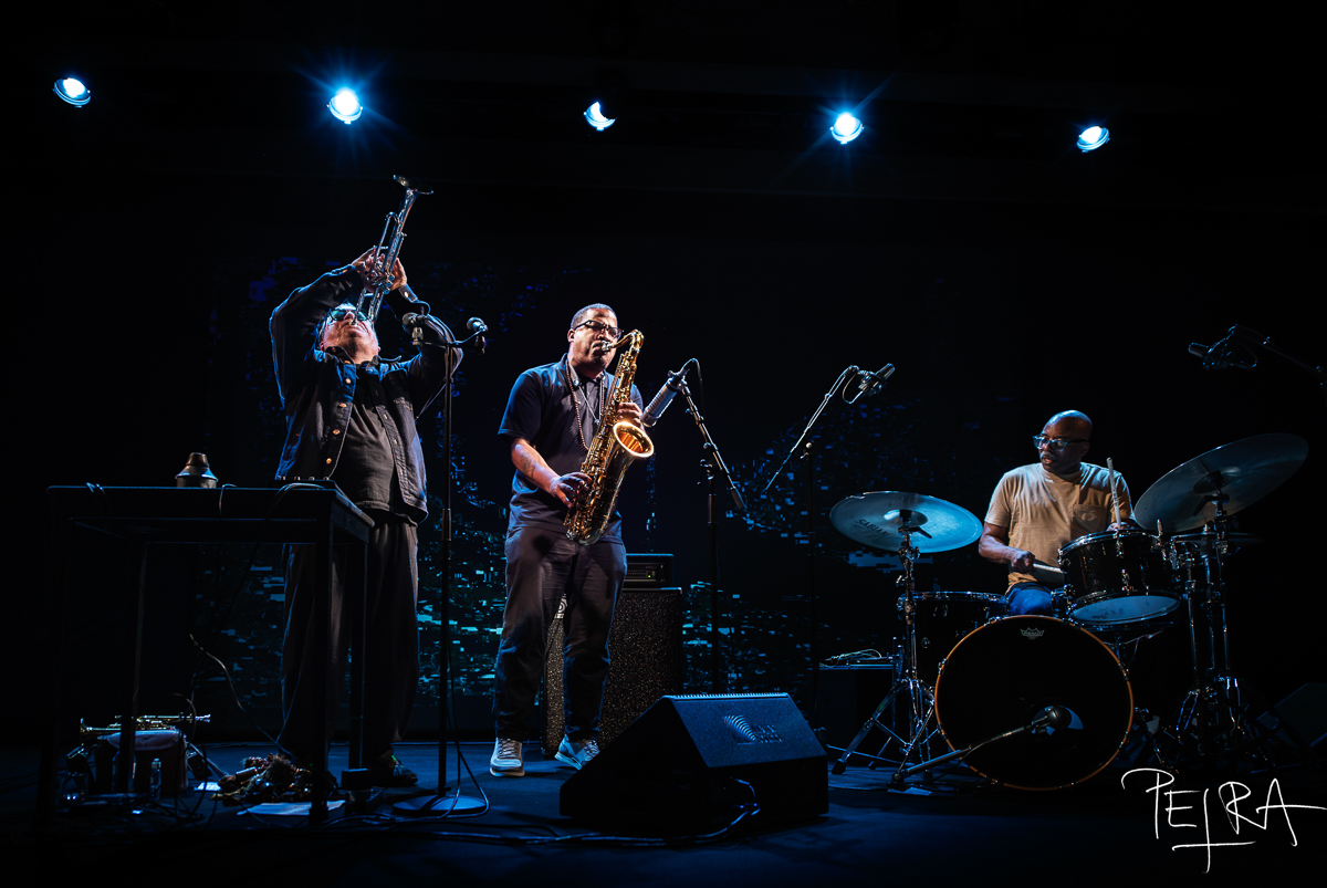 Chicago Underground Duo Hyperglyph and James Brandon Lewis — jazz photo by Petra Cvelbar | All About Jazz