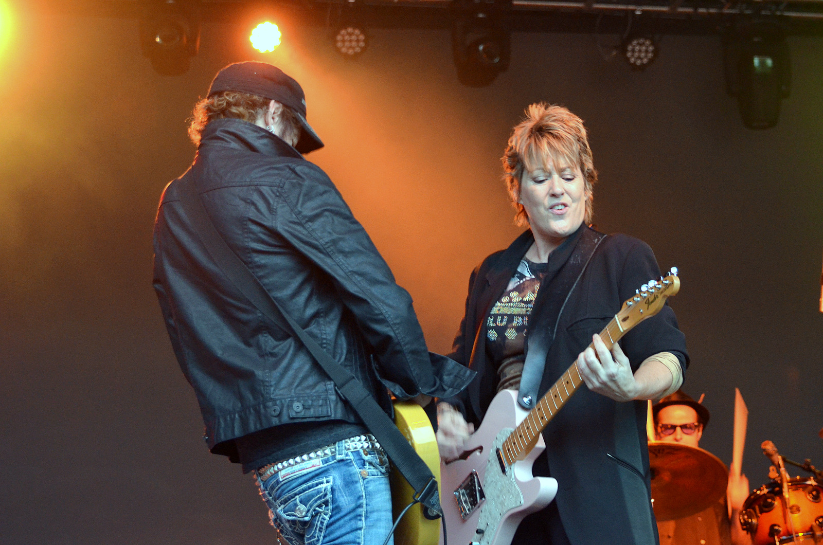 Katrina Leskanich of Katrina and the Waves at the Retro Futura Tour.