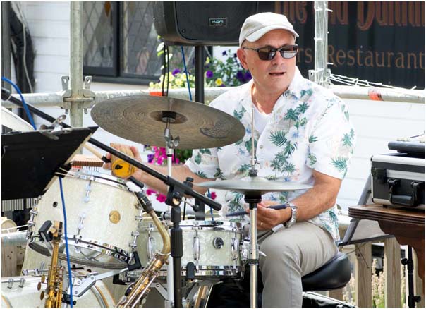 Julian Nicholas and Imogen Ryall Band — jazz photo by Brian O'Connor | All About Jazz