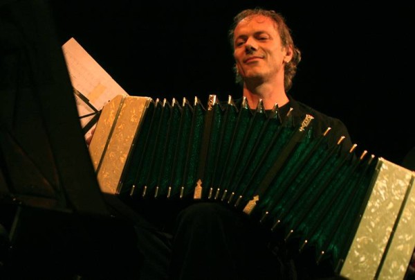Alain Ray with "Libertango" at L'Ecurie, Geneva, Switzerland, March 2006
