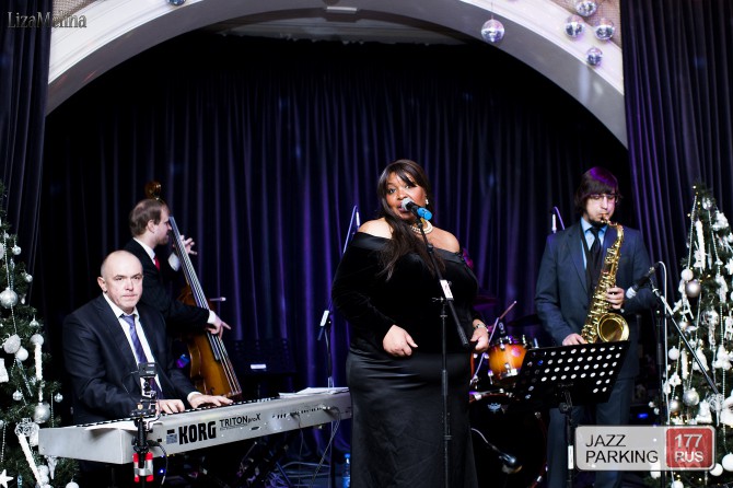 Jazz vocalist michelle walker in concert at leps bar in moscow, russia