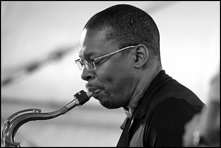 Ravi Coltrane<br>w/McCoy Tyner<br>2005 JVC Jazz Festival<br>in Newport, R.I.