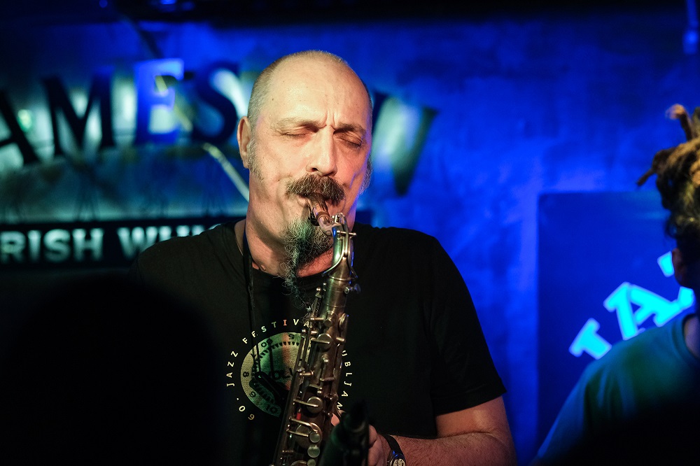 Dušan Petrović, Fish In Oil