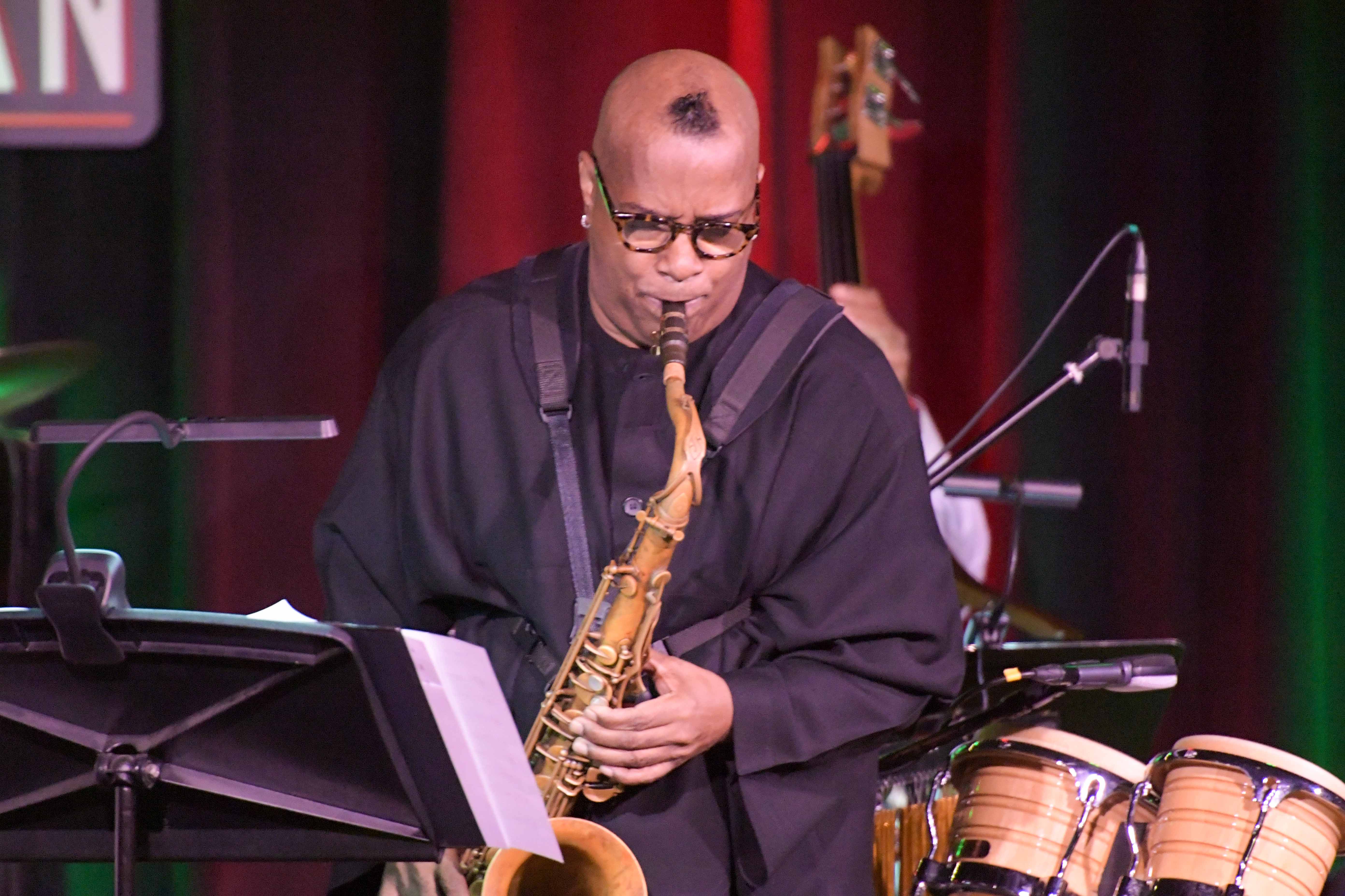 Reggie Woods - sax