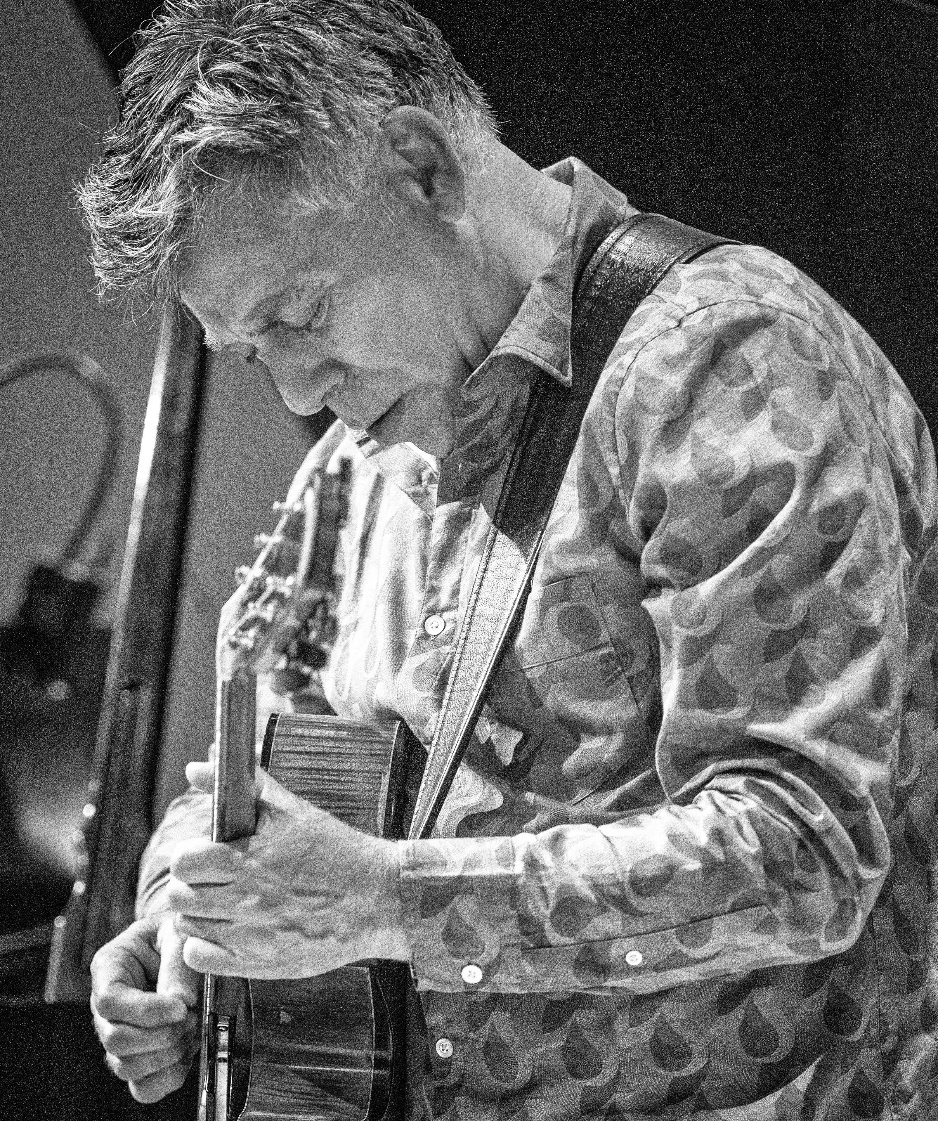Peter Bernstein — jazz photo by Mark Robbins | All About Jazz