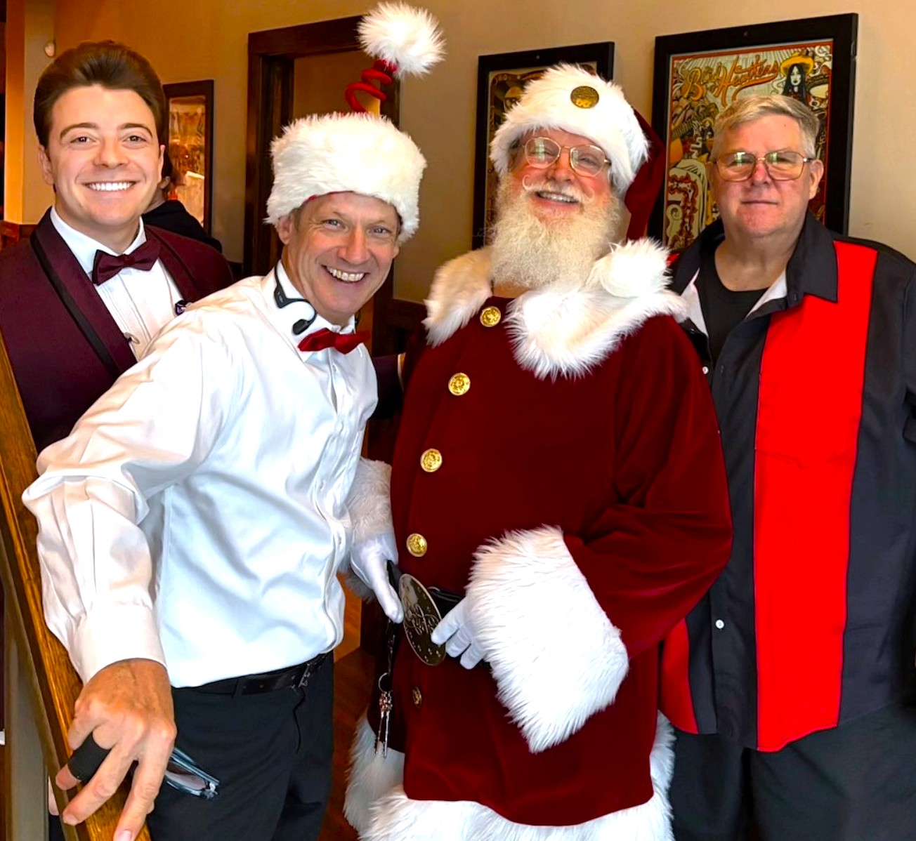 XMAS SHOW at MADLIFE