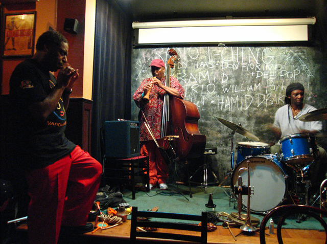 Pyramid Trio with Roy Campbell, William Parker and Hamid Drake - Jimmys 2006