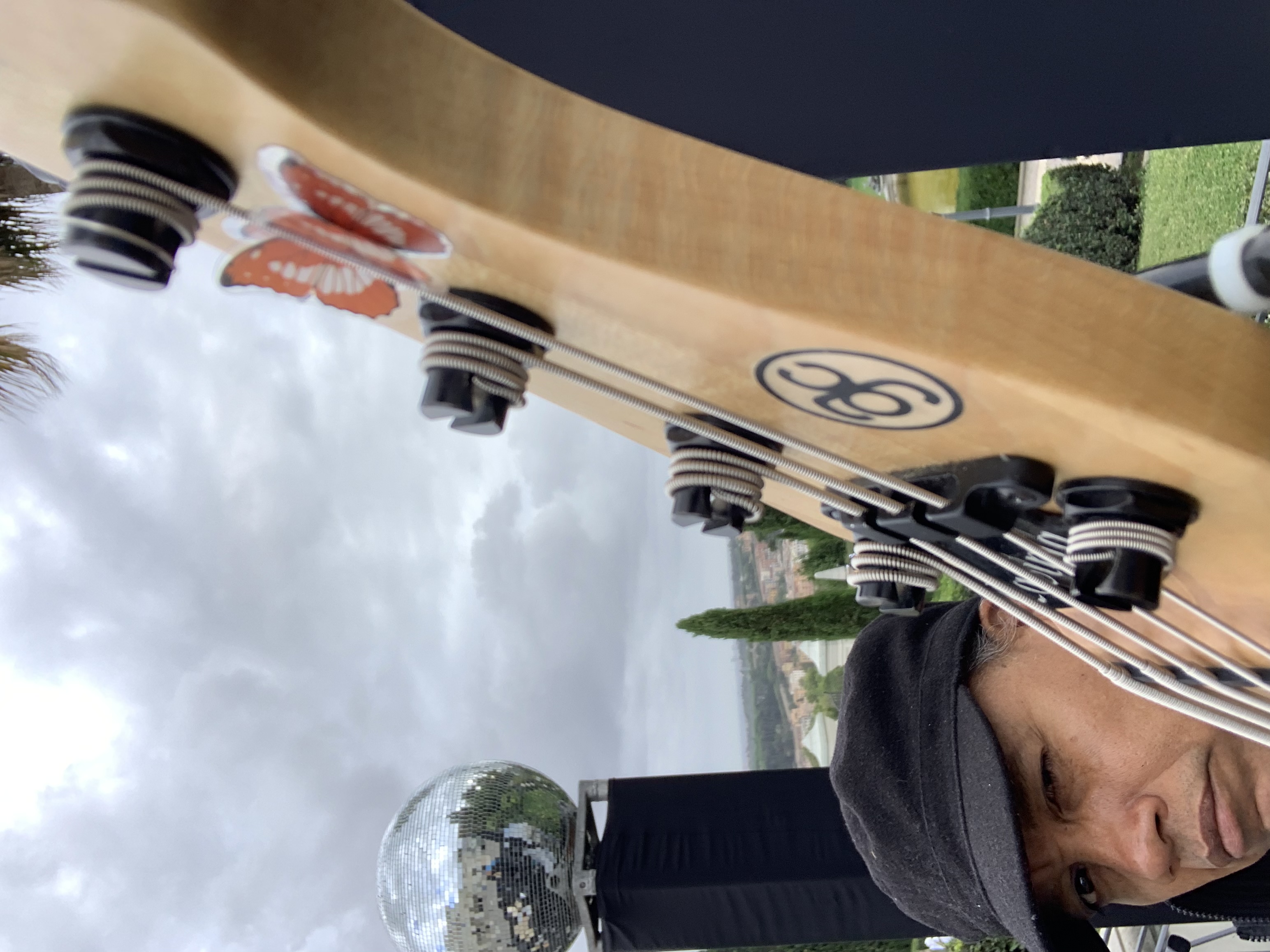 MCR peeps over ACG bass — jazz photo by Michael Curtis Ruiz | All About Jazz