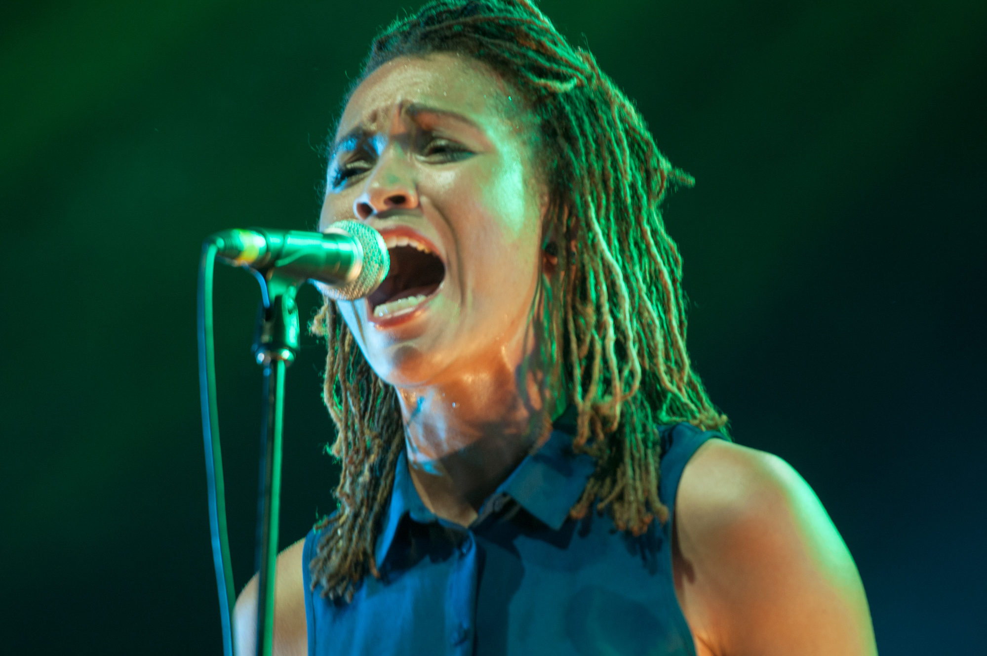 Brit lauren manor with nick waterhouse and the tarots at the montreal international jazz festival 2013