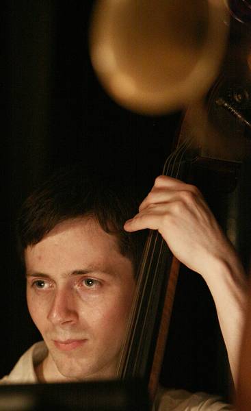 Thomas Morgan with "Steve Coleman and the Five Elements" at the Jazz Gallery, Manhattan, New-York, USA, May 2006