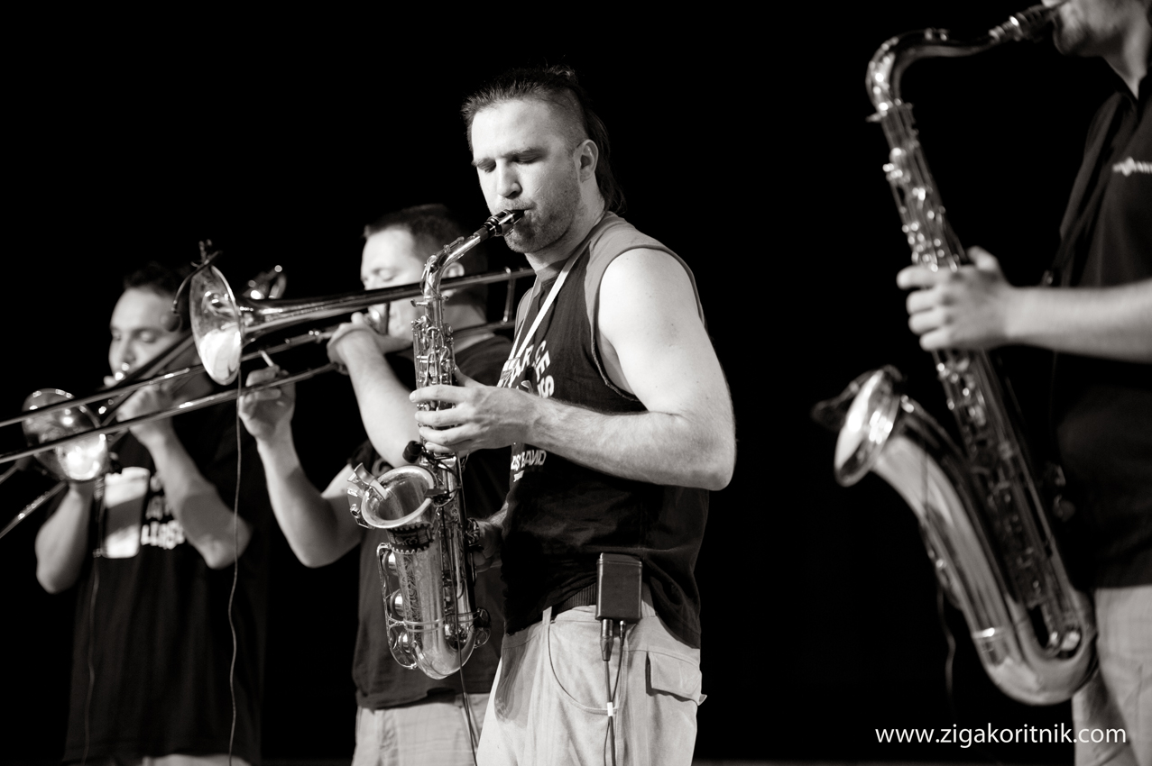 Kar CS Band