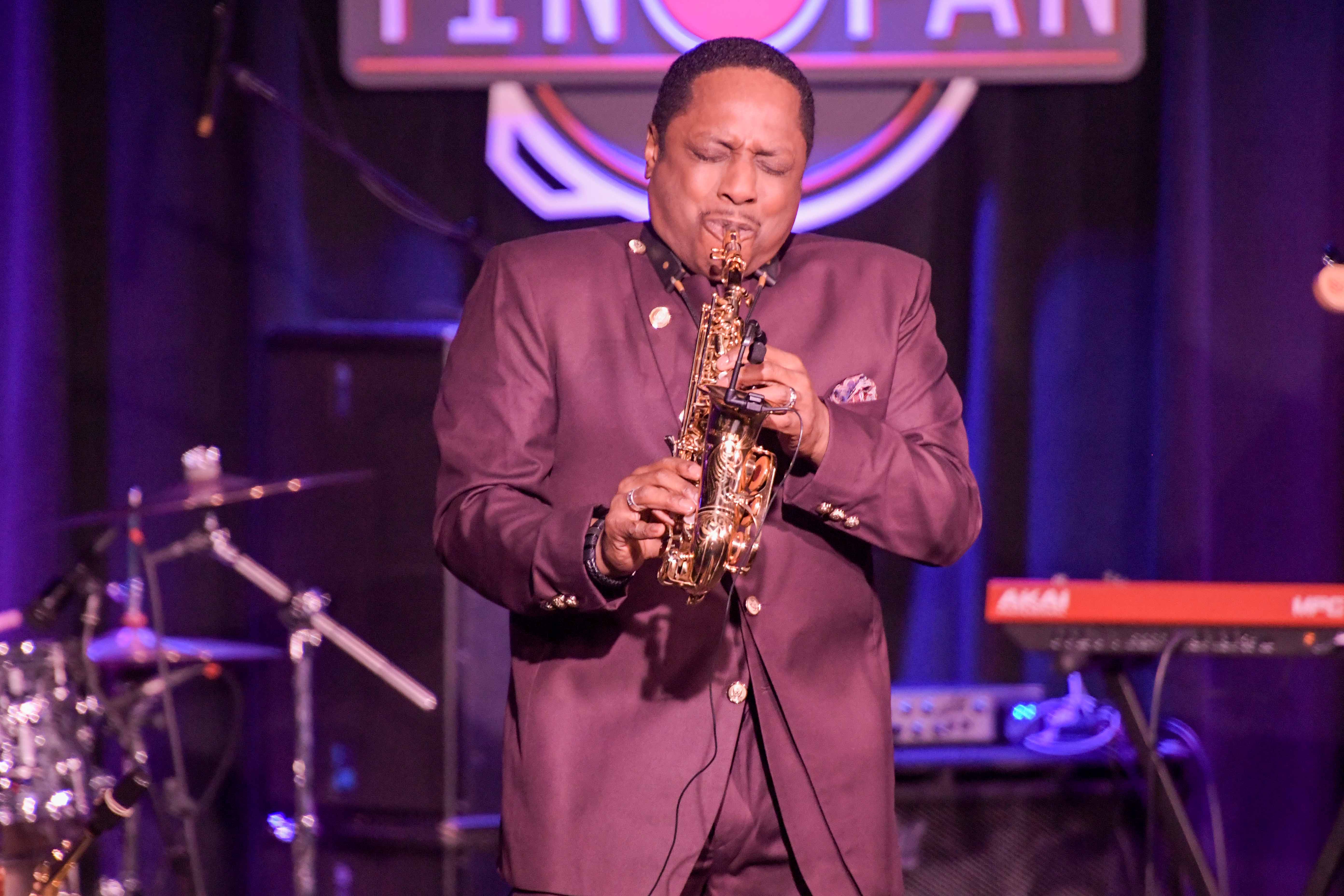 Andre Ward - alto & tenor sax