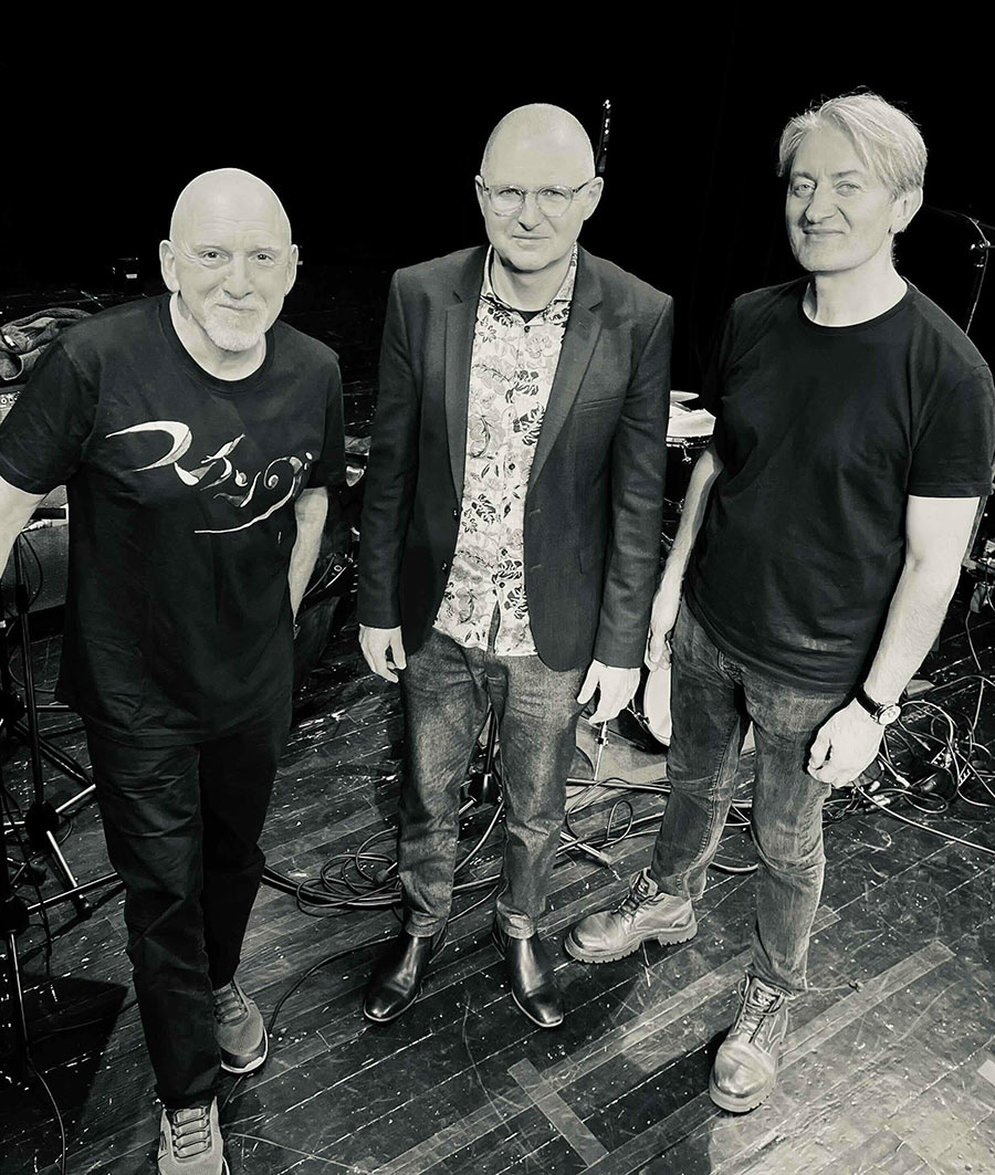 Johannes Mössinger Trio: Painting In Blue | live recording