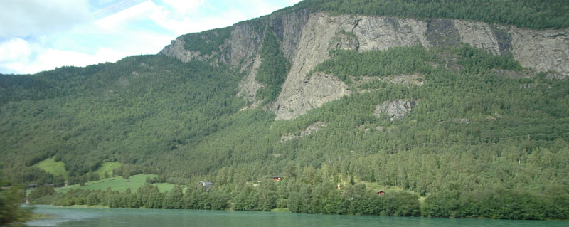 Oslo to Molde Part 1: Train to Domb