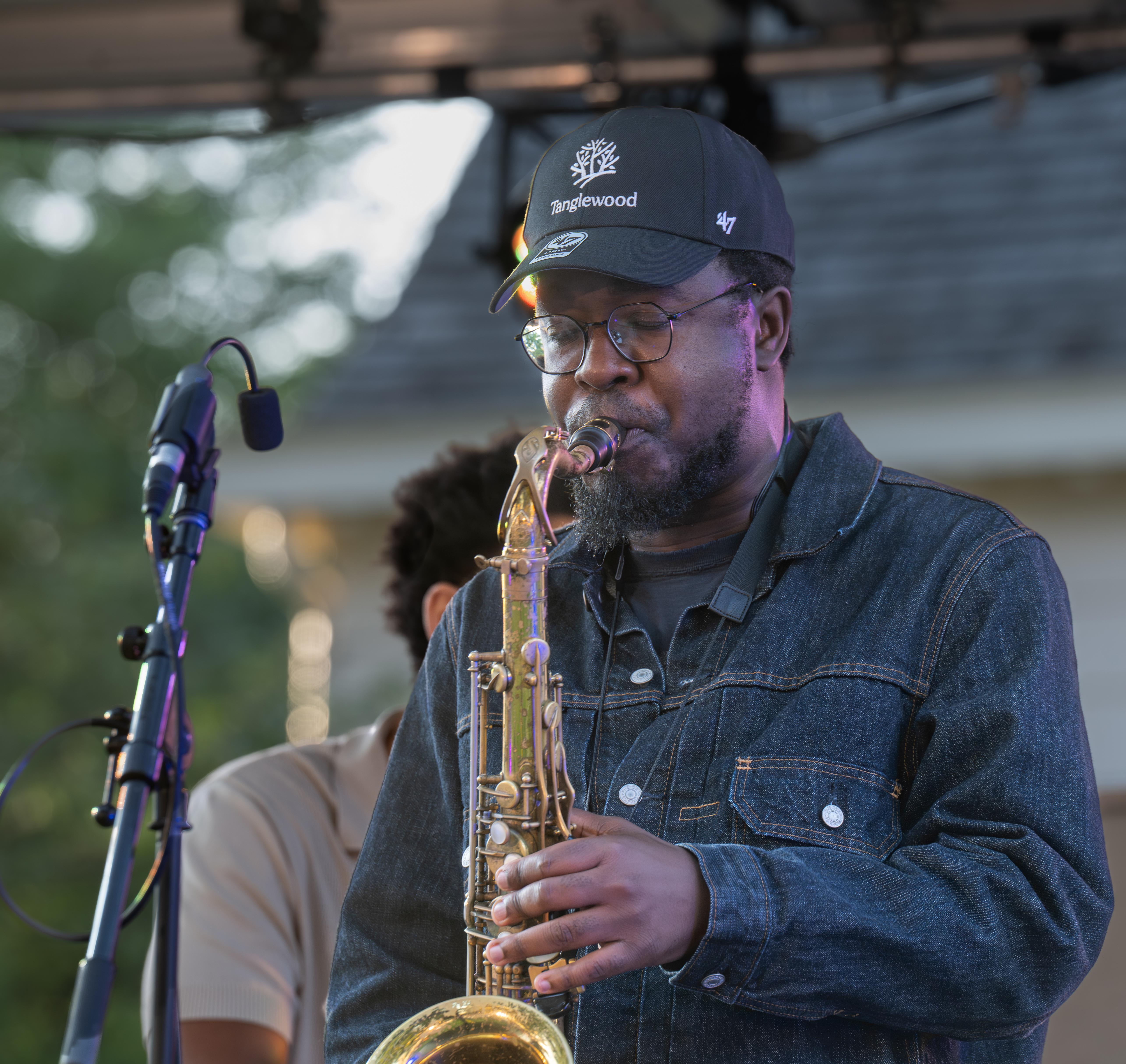 Chris Lewis with the Branford Marsalis Quartet at the Downtown Jamaica Riddim & Jazz Festival — jazz photo by Dave Kaufman | All About Jazz