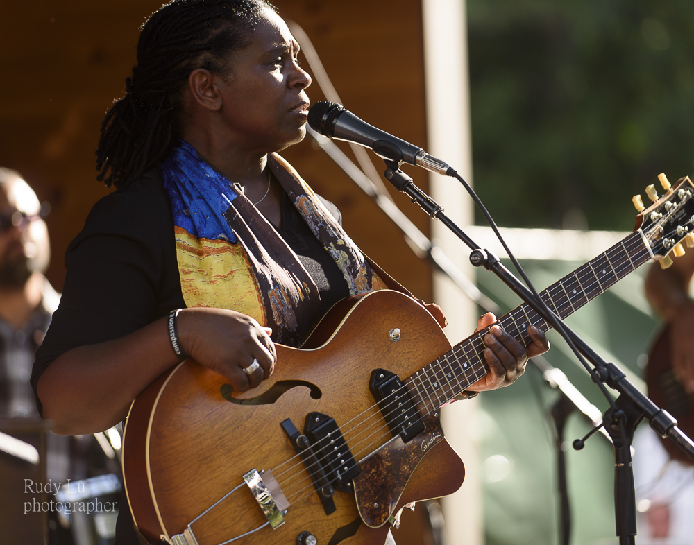 Blues great Ruthie Foster