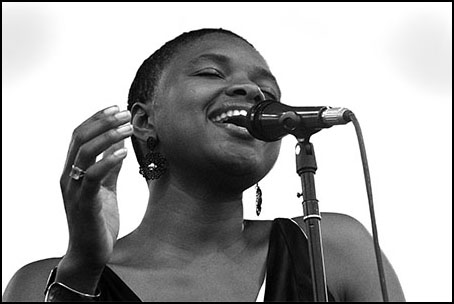 Lizz Wright<br>2003 JVC Jazz Festival in Newport R.I.