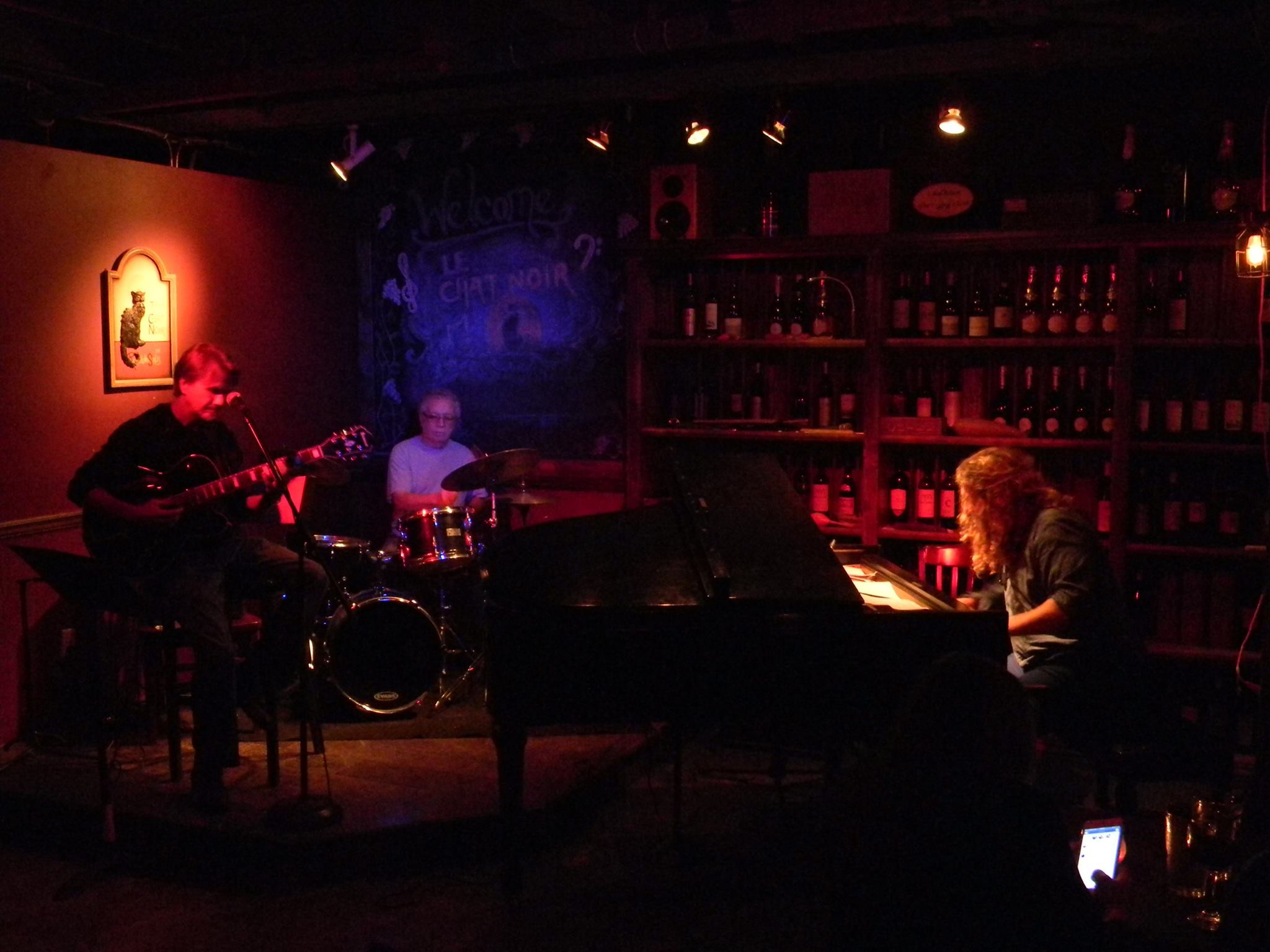Tito Cruz AT let chat Noir